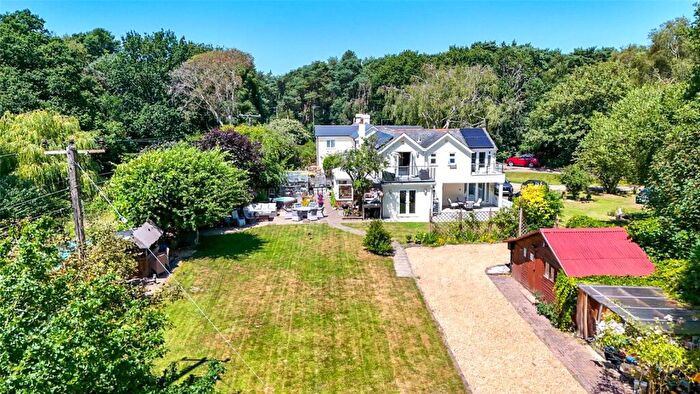 5 Bedroom Detached House For Sale In Pitt House Lane, Christchurch, Dorset, BH23