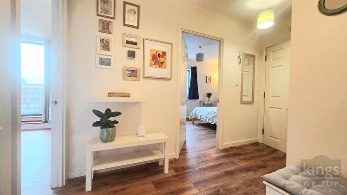 1 Bedroom Flat For Sale In Grovelands Road, London, N15