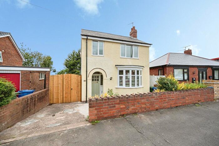3 Bedroom Detached House For Sale In New Rowley Road, Dudley, DY2