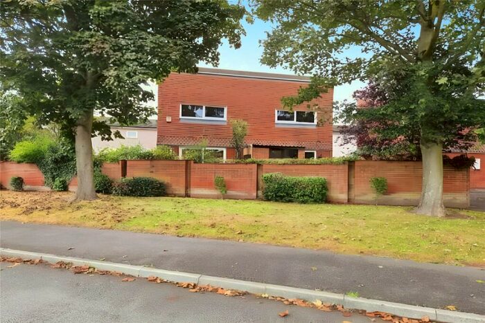 2 Bedroom End Of Terrace House For Sale In Redruth Drive, Mansfield, Nottinghamshire, NG18