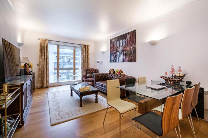 2 Bedroom Apartment To Rent In Tudor Street London, EC4Y