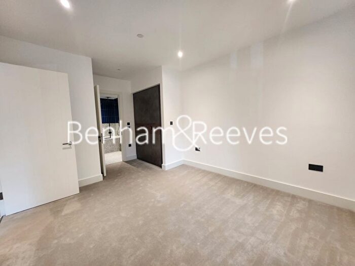 1 Bedroom Flat To Rent In Monarch Square, Imperial Wharf, SW11