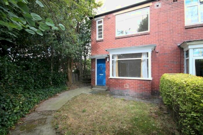 3 Bedroom Semi-Detached House To Rent In Roe Lane, Sheffield, S3