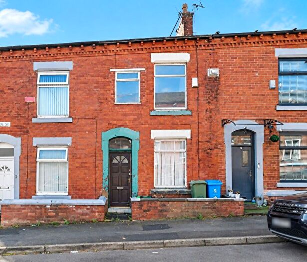 3 Bedroom Terraced House For Sale In Briscoe Street, Oldham, OL1