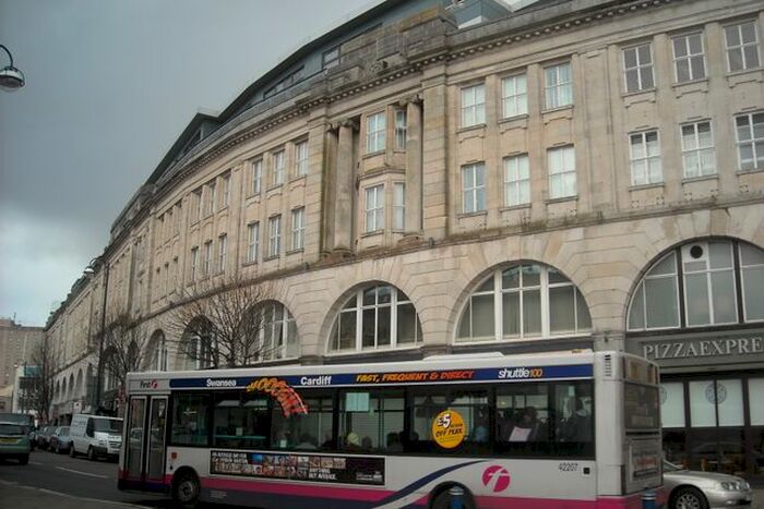 1 Bedroom Flat To Rent In Castle Street, Swansea, SA1