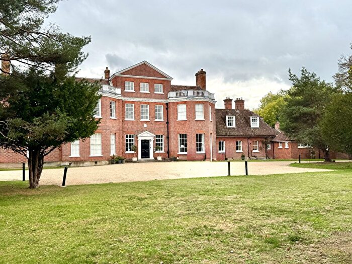 1 Bedroom Flat For Sale In Firgrove Manor, Eversley, RG27