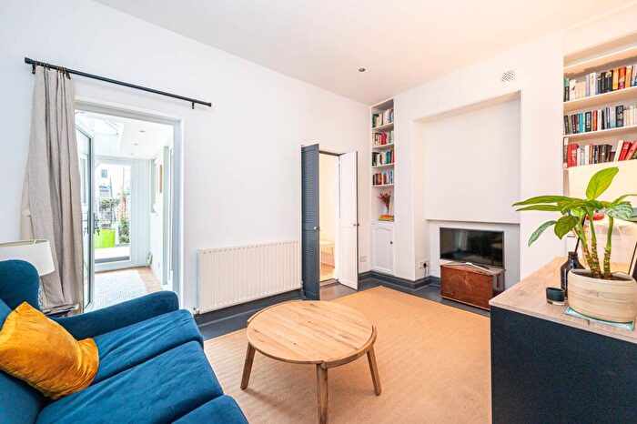 1 Bedroom Flat To Rent In Southgate Road, De Beauvoir Town, London, N1
