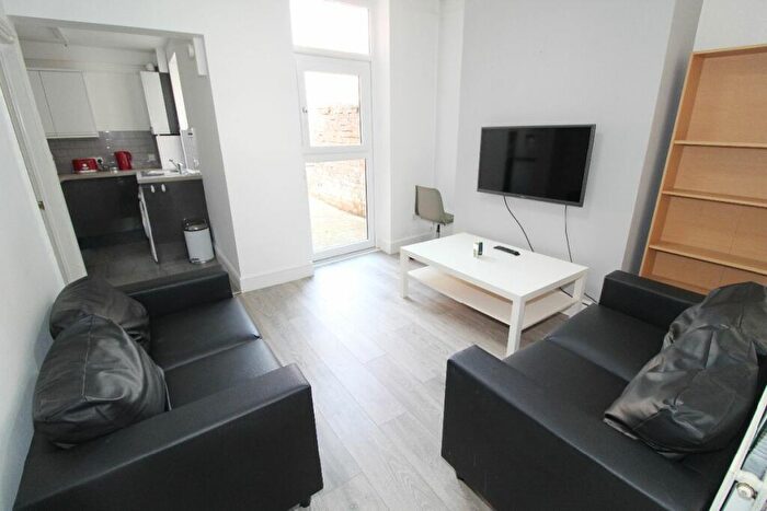 3 Bedroom Terraced House To Rent In Kenmure Place, Preston, Lancashire, PR1