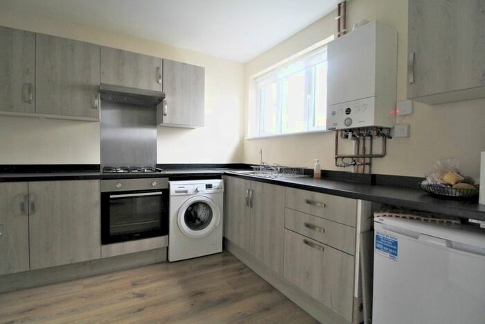 3 Bedroom Flat To Rent In Victoria Road, Ruislip, HA4