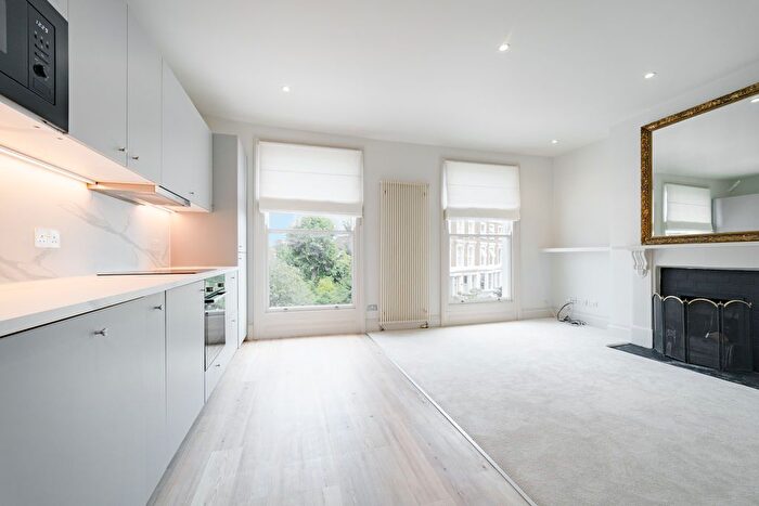 2 Bedroom Flat For Sale In Edbrooke Road, London, W9