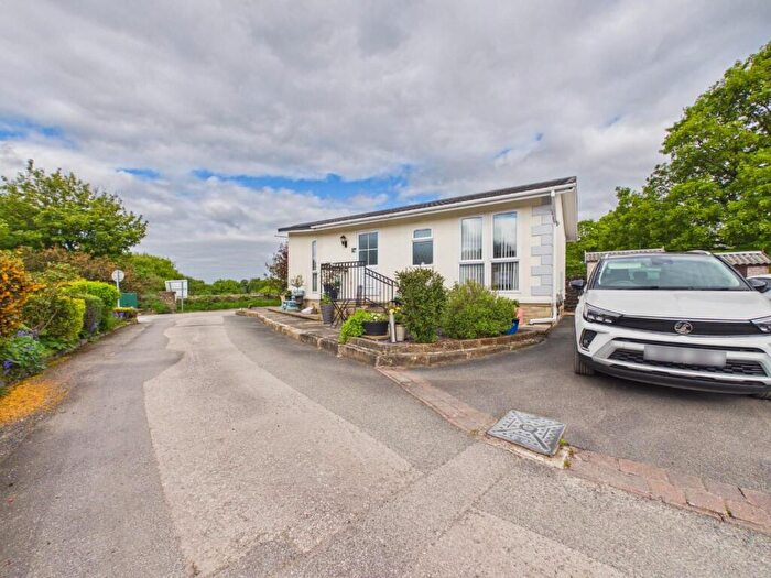 2 Bedroom Park Home For Sale In Broadstone Park, Sherriff Lane, Bingley, BD16