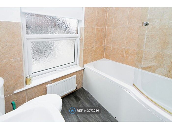 2 Bedroom Flat To Rent In Carmen Sylva Rd, Llandudno, LL30