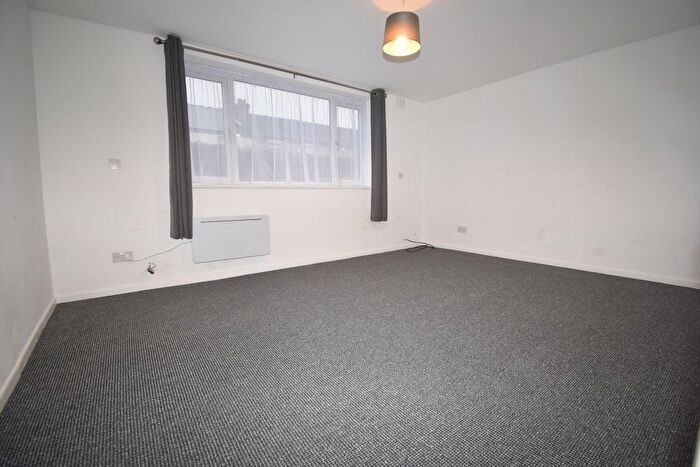 2 Bedroom Flat To Rent In Cross Road, Coventry, CV6