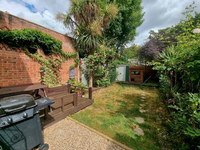 2 Bedroom Flat To Rent In Marquis Road, Bowes Park, N22