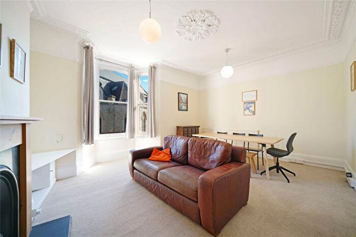 1 Bedroom Apartment For Sale In Tremlett Grove, London, N19