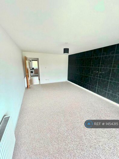 2 Bedroom Flat To Rent In Ellerslie Road, Glasgow, G14