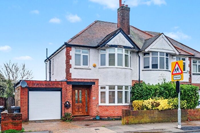 3 Bedroom Semi-Detached House For Sale In Gloucester Avenue, Moulsham Lodge, Chelmsford, CM2