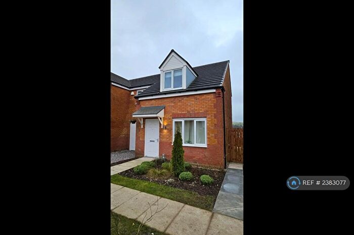 3 Bedroom Semi-Detached House To Rent In Hill Top Drive, Rochdale, OL11