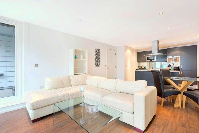 2 Bedroom Flat To Rent In The Oxygen Apartments, Western Gateway, London, E16