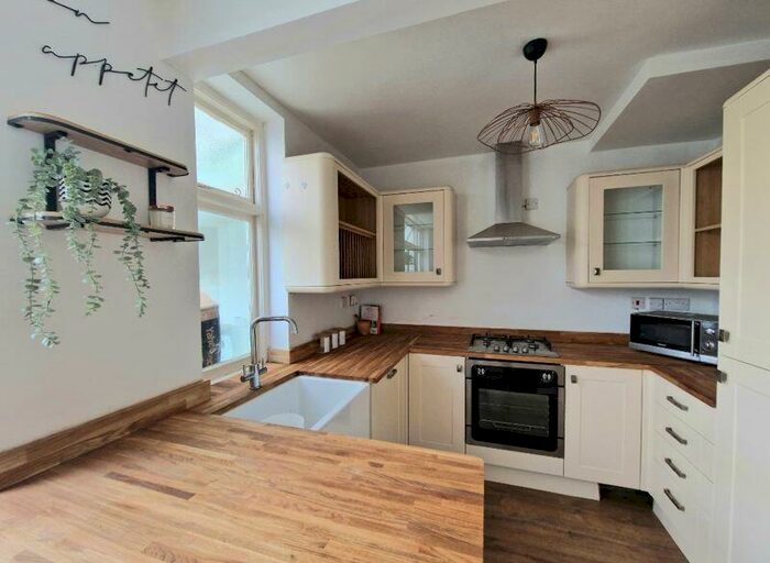 4 Bedroom House To Rent In Mackie Road, Bristol, BS34