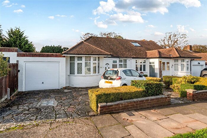 3 Bedroom Bungalow For Sale In Oregon Square, Orpington, BR6