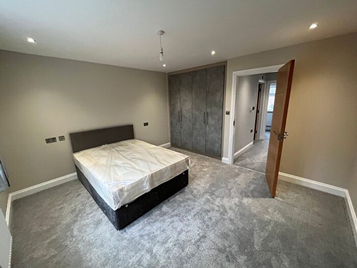 4 Bedroom Semi-Detached House To Rent In Buddleia View, Dunstable, LU5