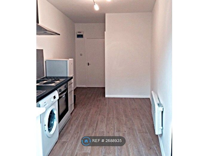 Studio To Rent In Cranbrook Road, Ilford, IG2
