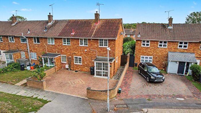 3 Bedroom End Of Terrace House For Sale In Quendon Road, Basildon, SS14