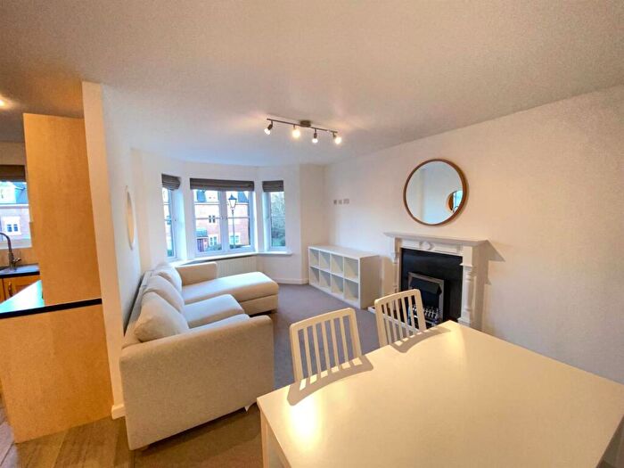 2 Bedroom Apartment To Rent In Wycliffe Court, Chester, CH2