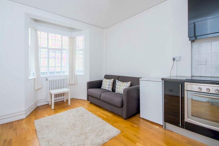 Studio To Rent In Woburn Place, London, WC1H