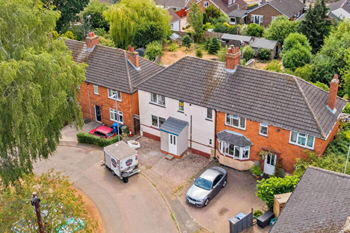 4 Bedroom Semi-Detached House For Sale In Compton Place, Kettering, NN16
