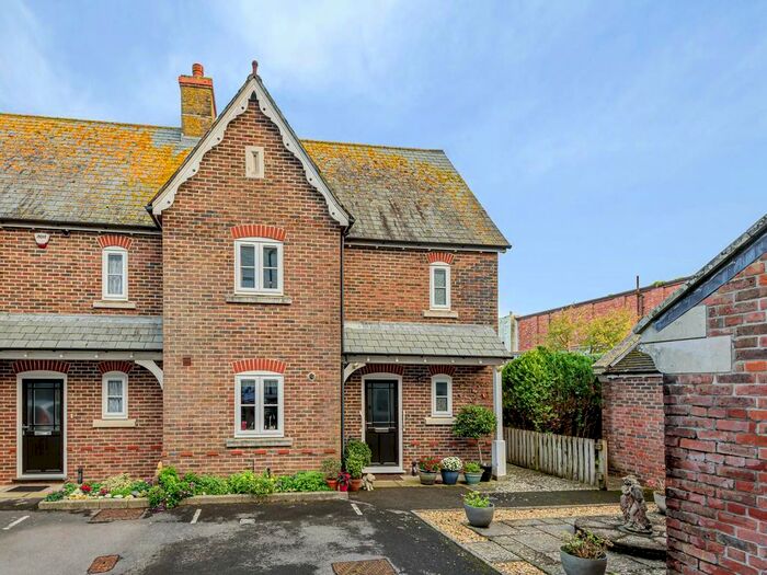 4 Bedroom End Of Terrace House To Rent In Princes Street, Dorchester, Dorset, DT1