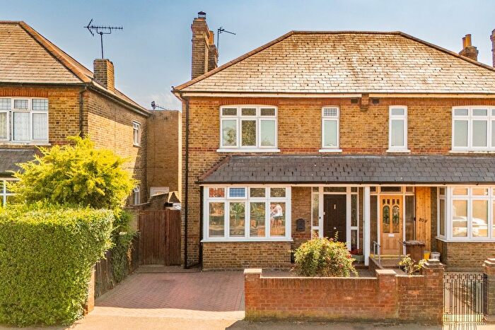 3 Bedroom Semi-detached House For Sale In Park Crescent, Northumberland Heath, Erith, Kent, DA8