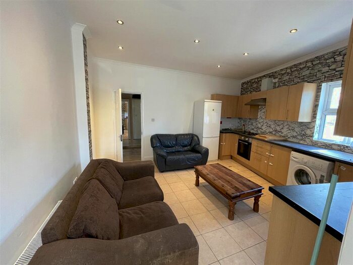 1 Bedroom Flat To Rent In Whitton Road, Whitton, Hounslow, TW3