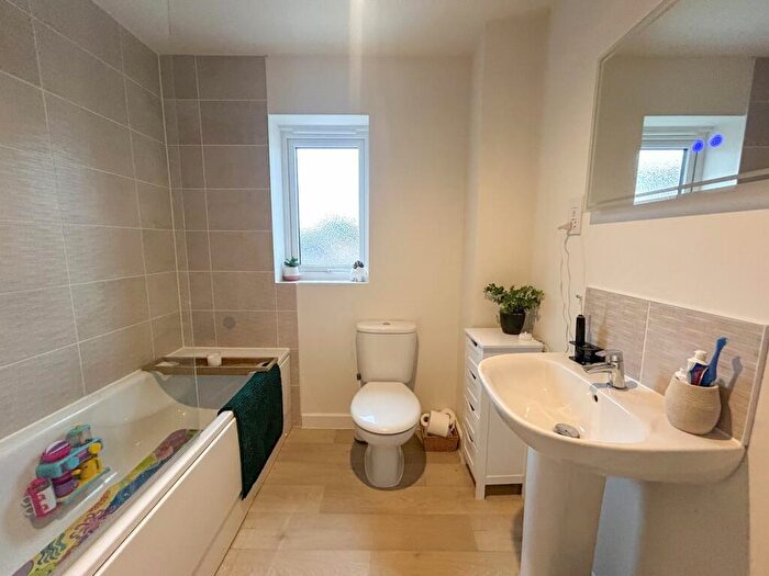 2 Bedroom Semi-Detached House For Sale In Roe Deer Meadow, Langford, Biggleswade, SG18 - Photo 12