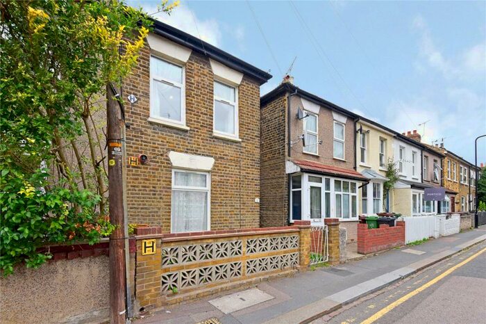 2 Bedroom End Of Terrace House To Rent In Mayfield Road, Walthamstow, London, E17