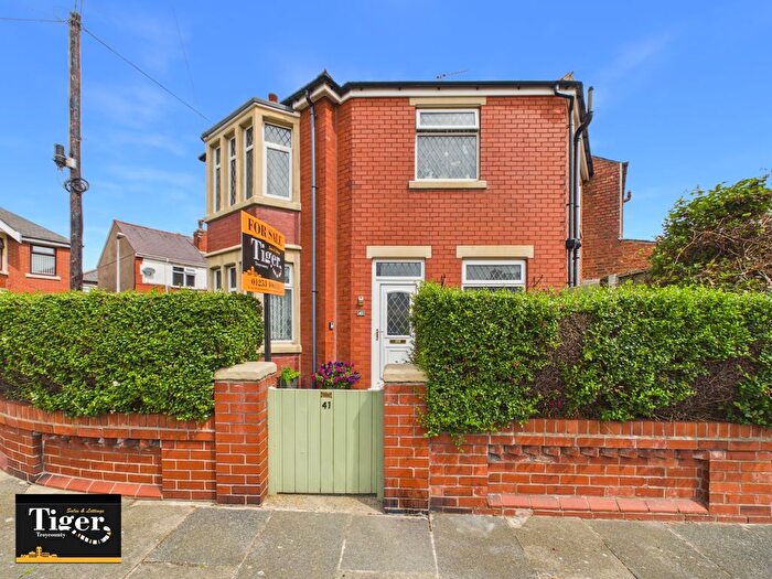 3 Bedroom Semi-Detached House For Sale In Arnott Road, Blackpool, FY4
