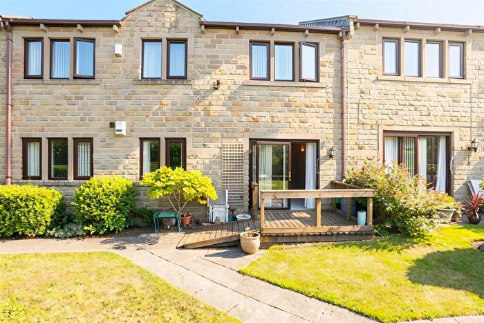 2 Bedroom Apartment For Sale In Hall Lee Fold, Lindley, HD3