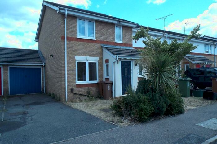 3 Bedroom Property To Rent In Sandpiper Drive, Erith, DA8