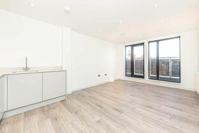 2 Bedroom Apartment To Rent In Portland Road, South Norwood, SE25