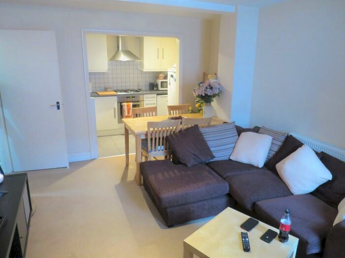 1 Bedroom Flat To Rent In Tollington Park, Finsbury Park, N4
