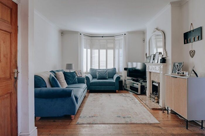 2 Bedroom Semi Detached House For Sale In Lower Paddock Road, Watford, WD19