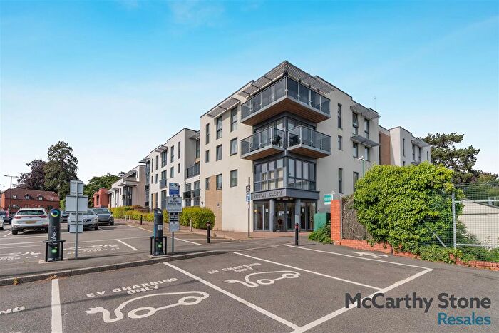 2 Bedroom Flat For Sale In Wilton Court, Southbank Road, Kenilworth, CV8
