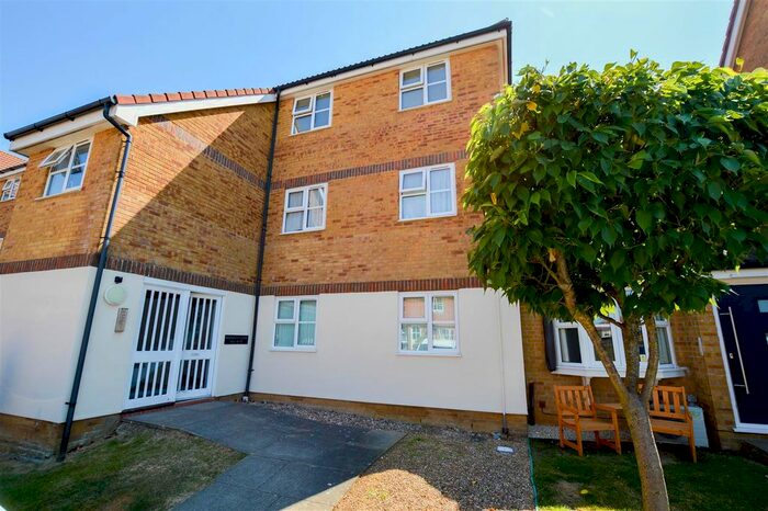 1 Bedroom Flat To Rent In Falmouth Close, Eastbourne, BN23