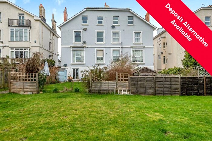 Studio To Rent In Queens Road, Tunbridge Wells, Kent, TN4