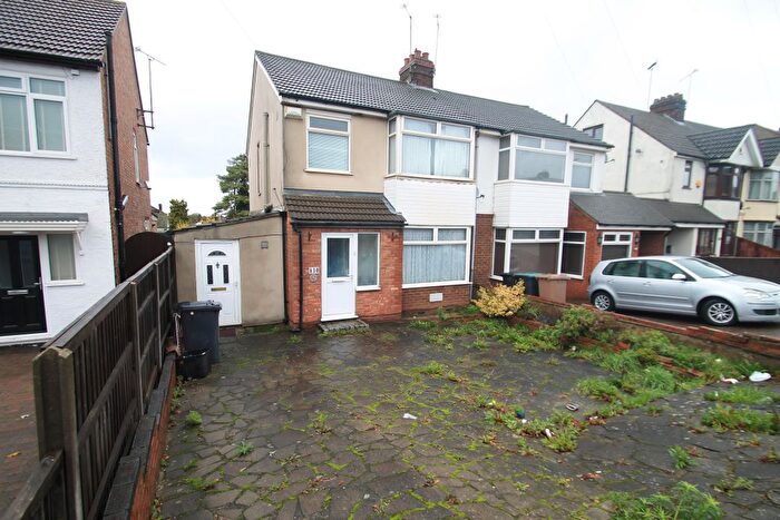 3 Bedroom Property To Rent In Dunstable Road, Luton, LU4