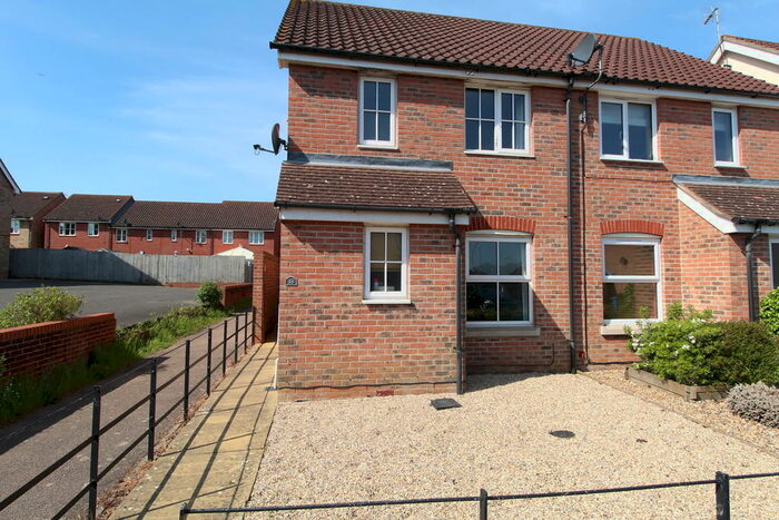 2 Bedroom Semi-Detached House To Rent In Oak Eggar Chase, Pinewood, IP8