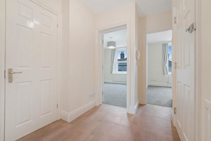 2 Bedroom Flat For Sale In Locking Road, BS23
