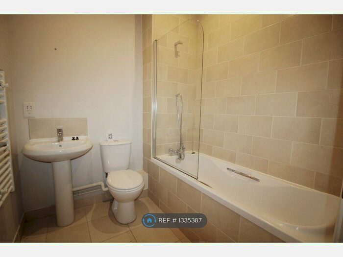 2 Bedroom Flat To Rent In Free School Lane, Halifax, HX1