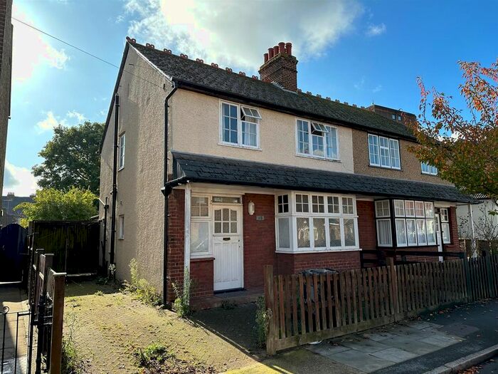 4 Bedroom Semi-Detached House To Rent In Walford Road, Cowley, Uxbridge, UB8